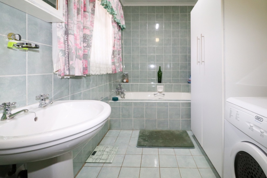 4 Bedroom Property for Sale in La Hoff North West